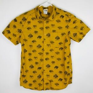 The North Face men’s short sleeve button up camp shirt medium